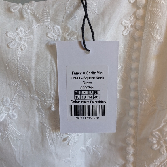 NWT Showpo. White Square Neck Embroidered Mini Dress, size 14 - Picture 9 of 9